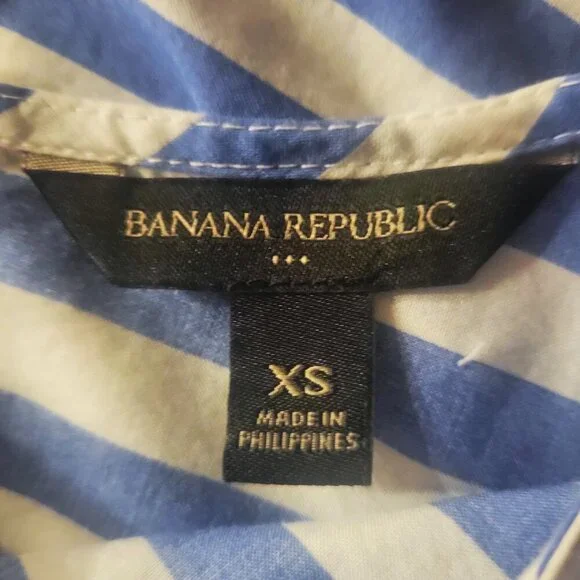 Banana Republic Women's Multi-Directional Blue/White Striped Cropped - Size XS - Picture 7 of 10